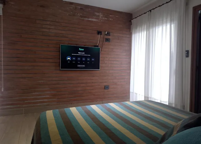 Casa Amplia En Ubicacion Tranquila De La Ciudad