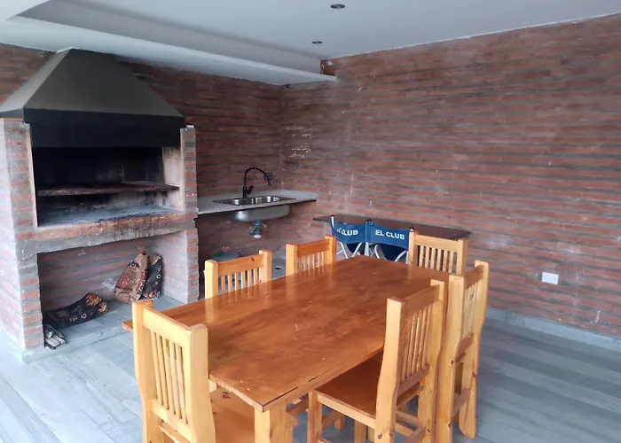 Casa Amplia En Ubicacion Tranquila De La Ciudad