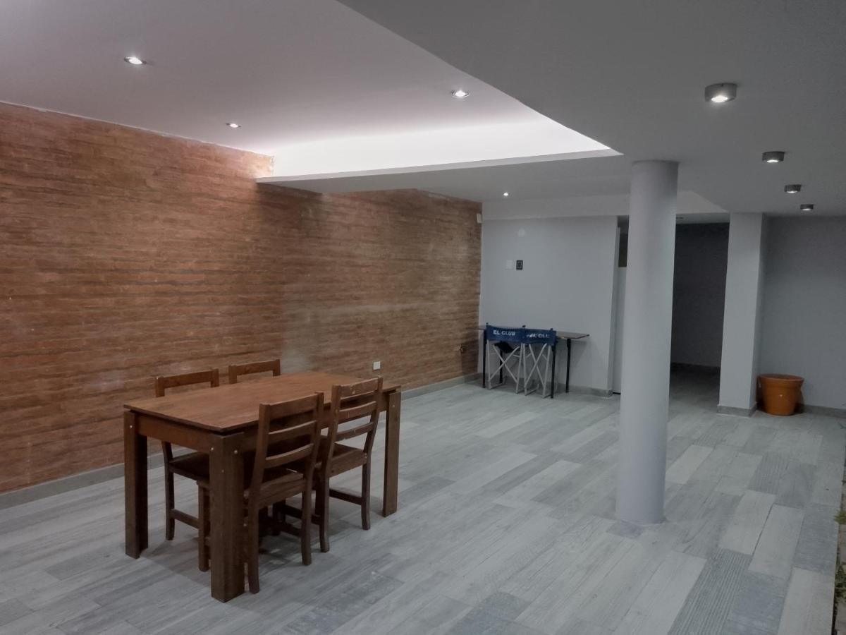 Casa Amplia En Ubicacion Tranquila De La Ciudad